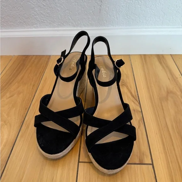 Elegant Black Women's Sandals - Picture 4 of 5